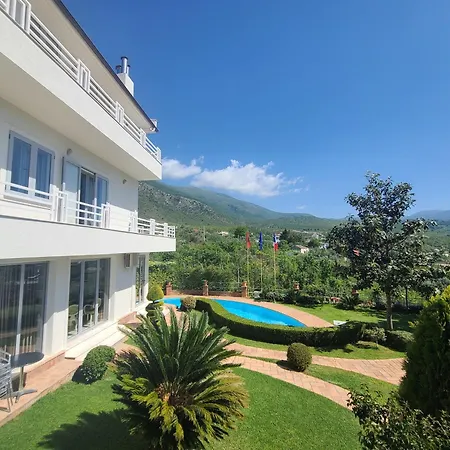 Entire Elida * Tragjas