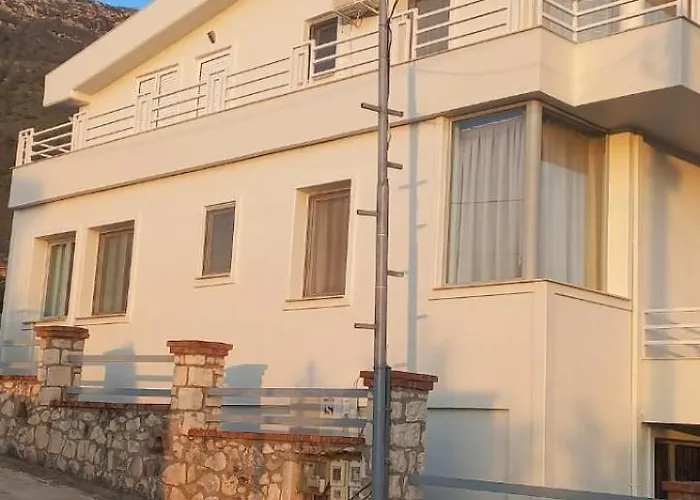 Entire Elida Villa Trajas