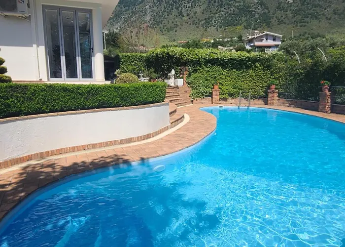 Entire Elida Villa *