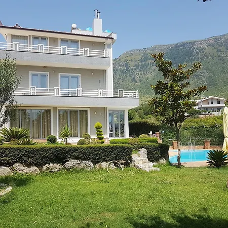 Villa Entire Elida