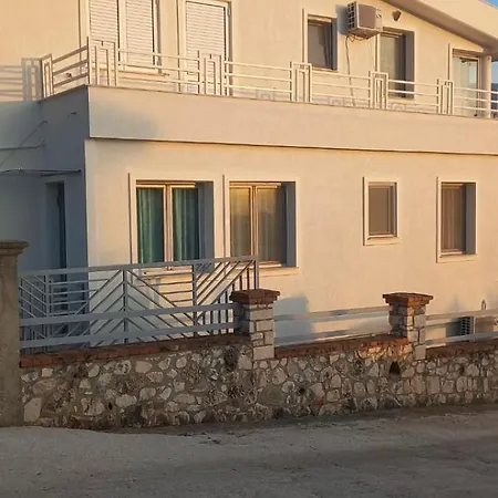Villa Entire Elida